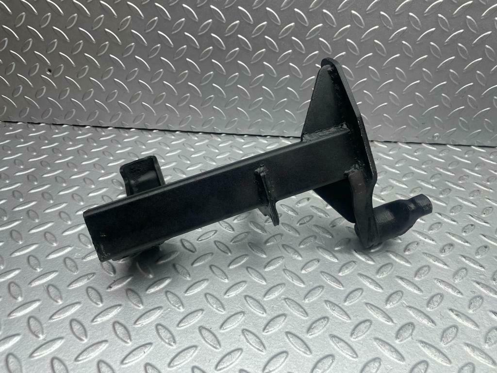 0022 Mercedes-Benz W116 350 SE Air Conditioning Compressor Holder 1161320140