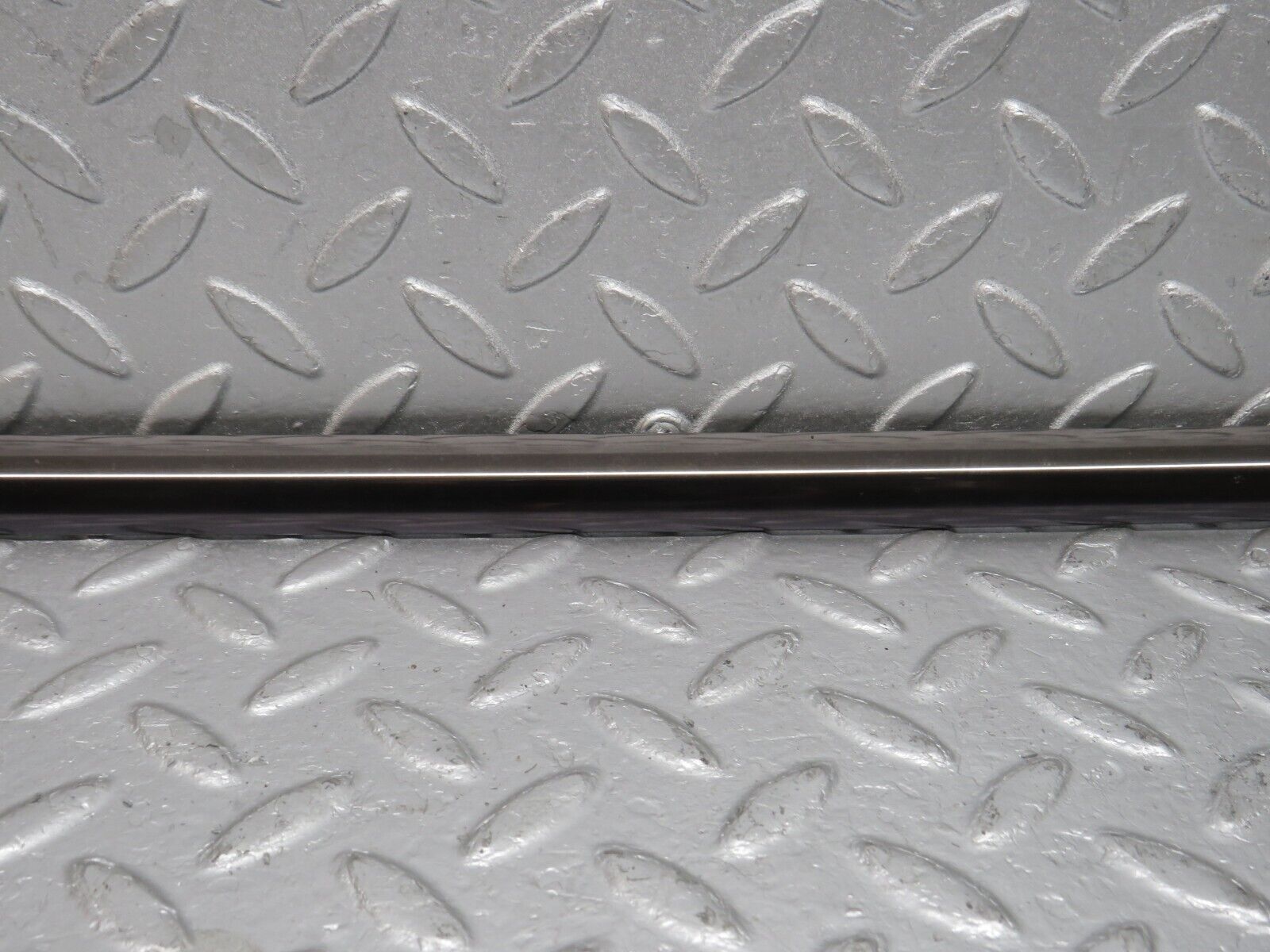 39654 Mercedes-Benz R129 320SL Coupe Left Door Window Moulding Trim