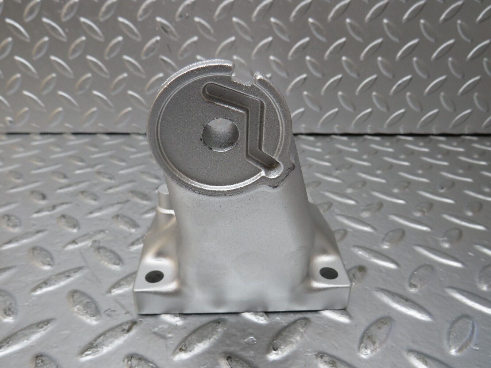 25930 Mercedes-Benz W124 280E Engine Mount Bracket Left 6032236004