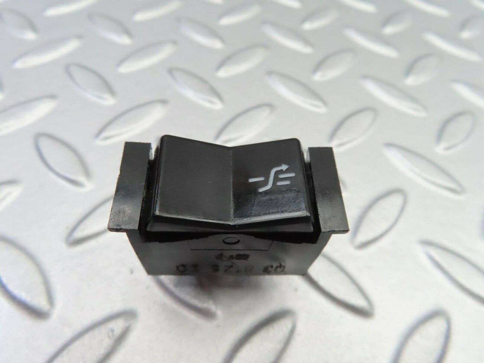 6951 Mercedes-Benz C107 350SLC Coupe Sunroof Switch 03812530