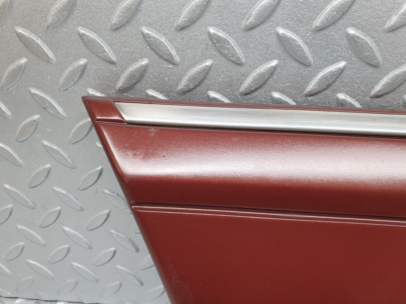 40938 Mercedes-Benz W126 300SE Front Left Fender Wing Moulding Trim 1266903540