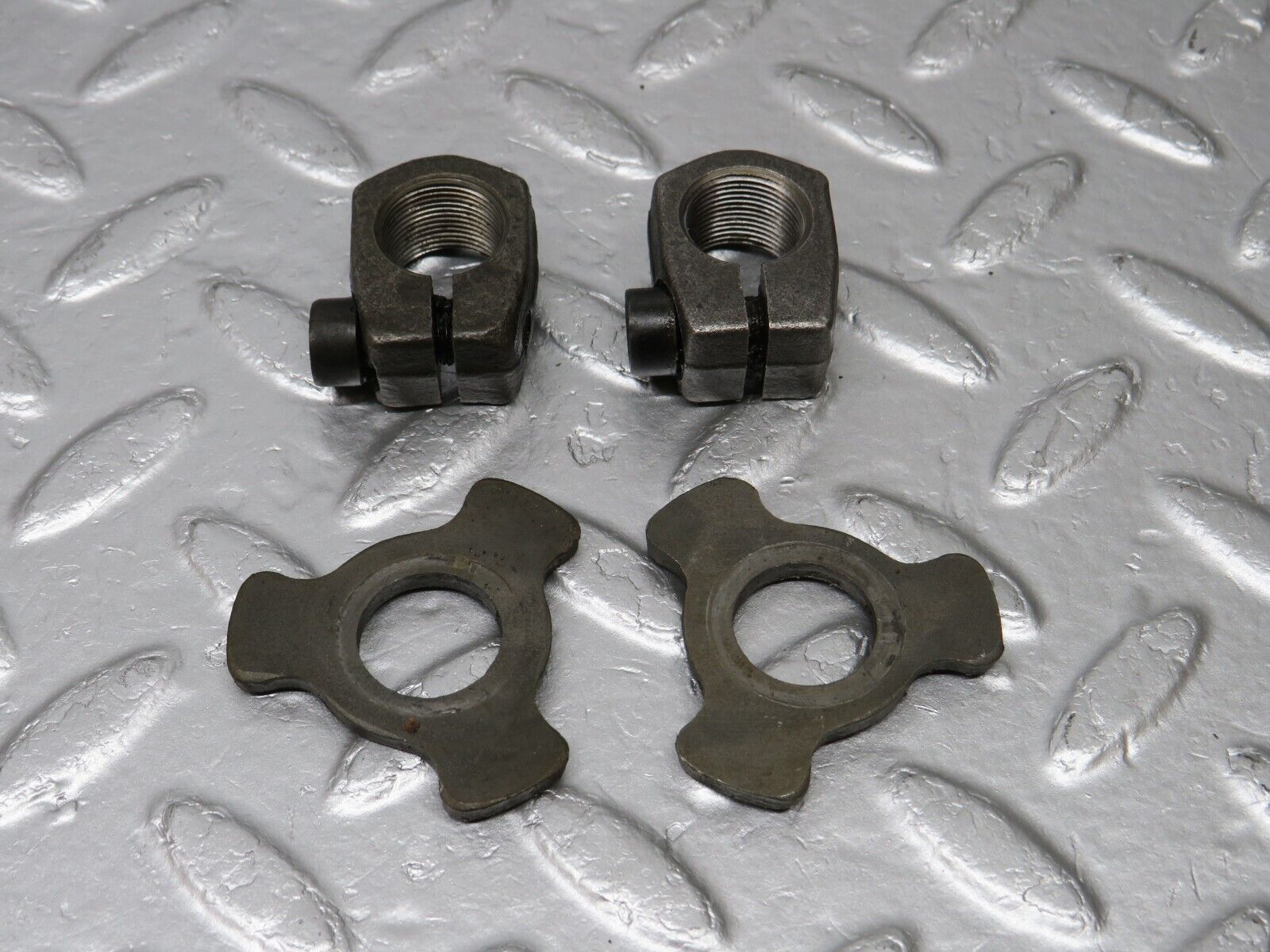 40309 Mercedes-Benz W110 230 Wheel Hub Locking Cap