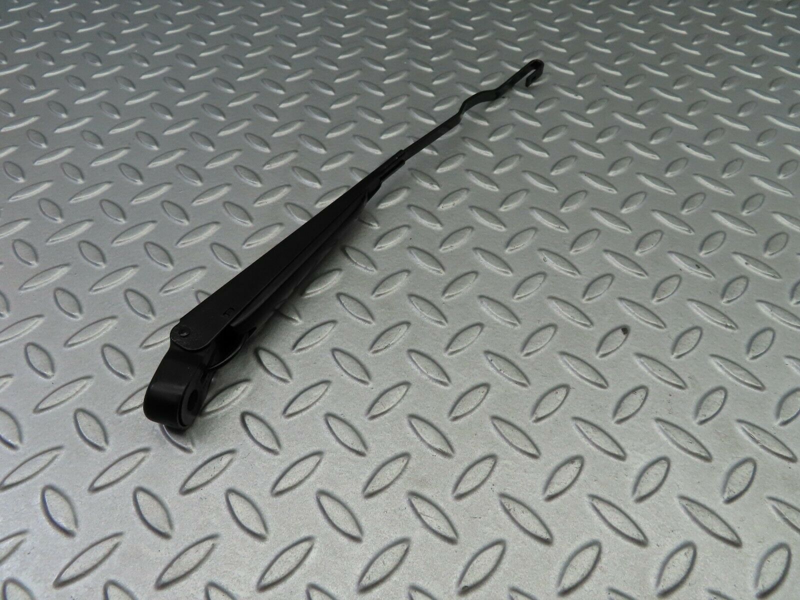 5969 Mercedes-Benz W123 200 Wiper Arm Bosch 3399990553