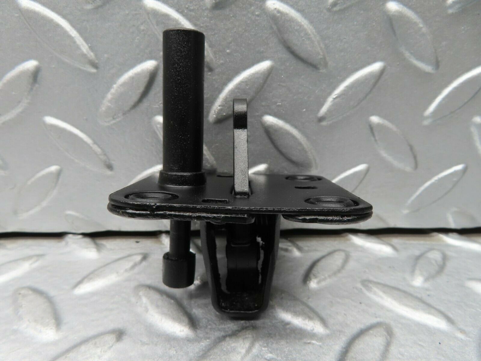 16702 Mercedes-Benz C107 380SLC Bonnet Lock Catch