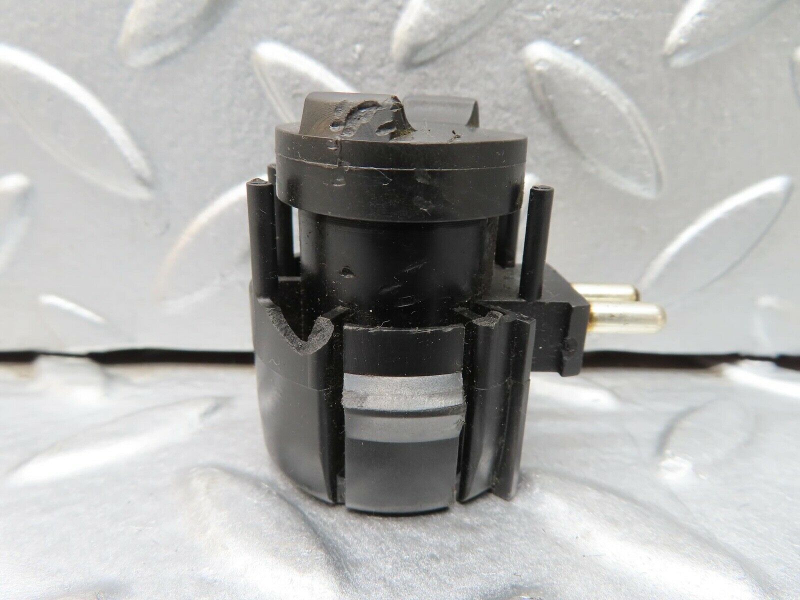 16069 Mercedes-Benz W123 280E Gearbox Kick Down Switch 0015456314