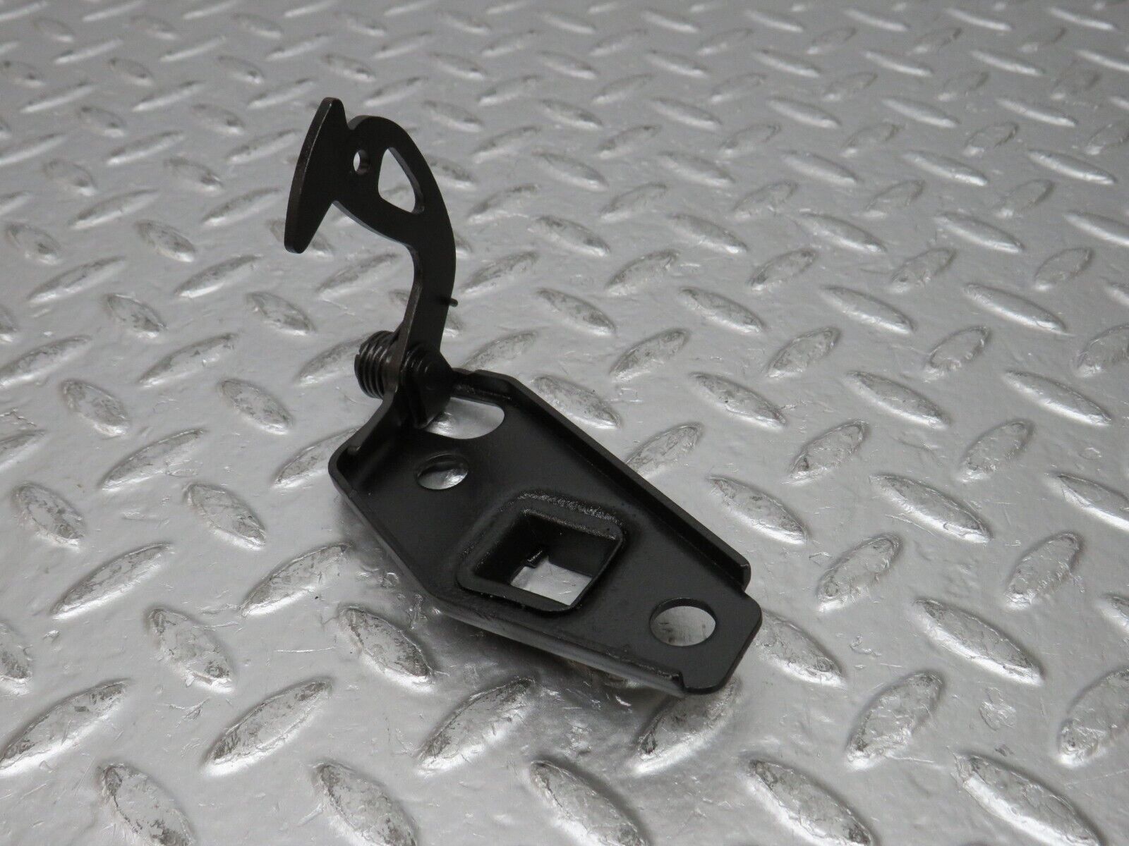 31782 Mercedes-Benz W201 190LE 1.8L Bonnet Safety Latch 2018800560