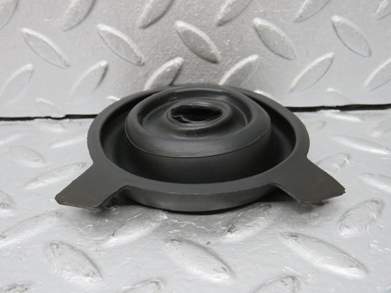 38125 Mercedes-Benz A124 320E Cabriolet Fuel Tank Rubber Seal 1244710481 1244711181