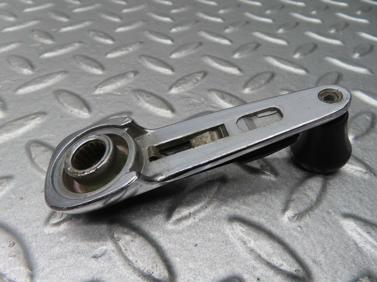 13122 Mercedes-Benz W111 220S Window Lifter Crank Handle