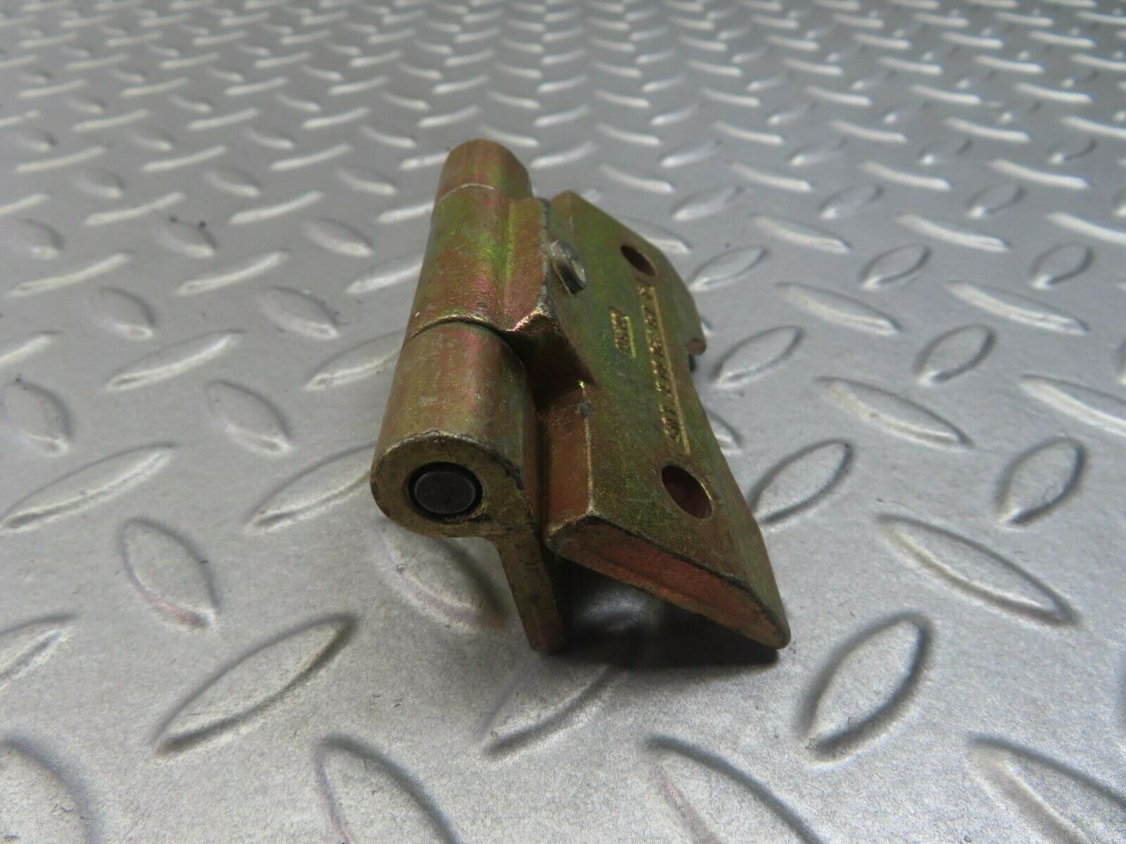 8262 Mercedes-Benz W123 Door Hinge 1237200037