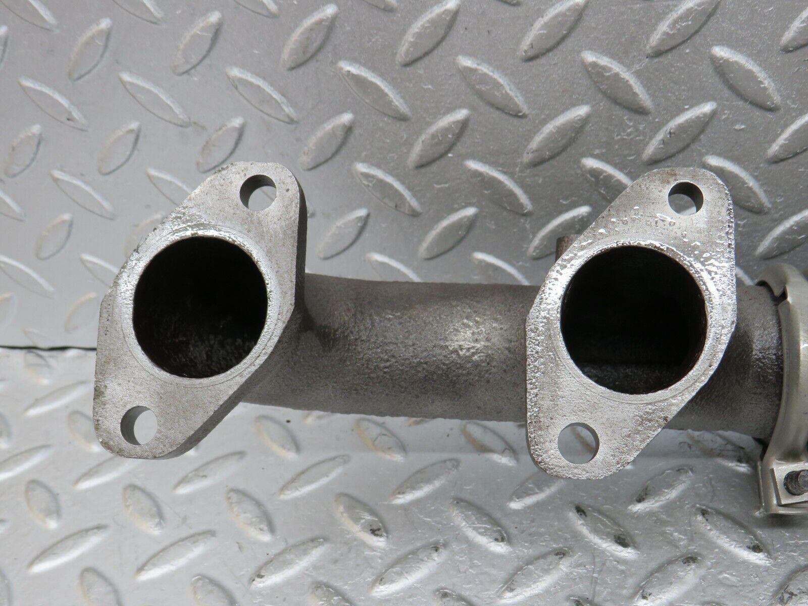 36332 Mercedes-Benz W126 420SE Exhaust Manifold Right 1161422402 1161420602