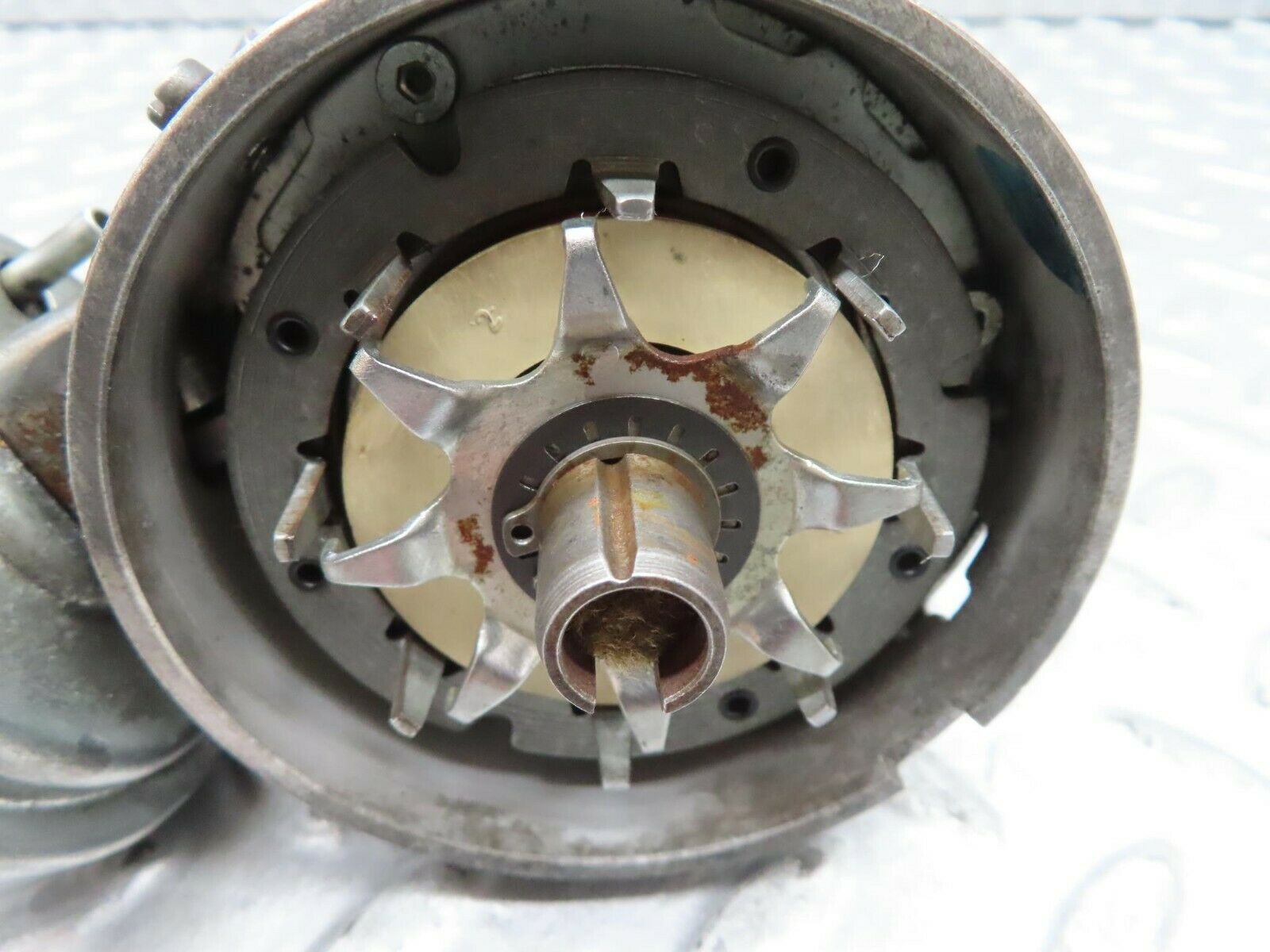 16665 Mercedes-Benz C107 380SLC Ignition Distributor Bosch 0237405014