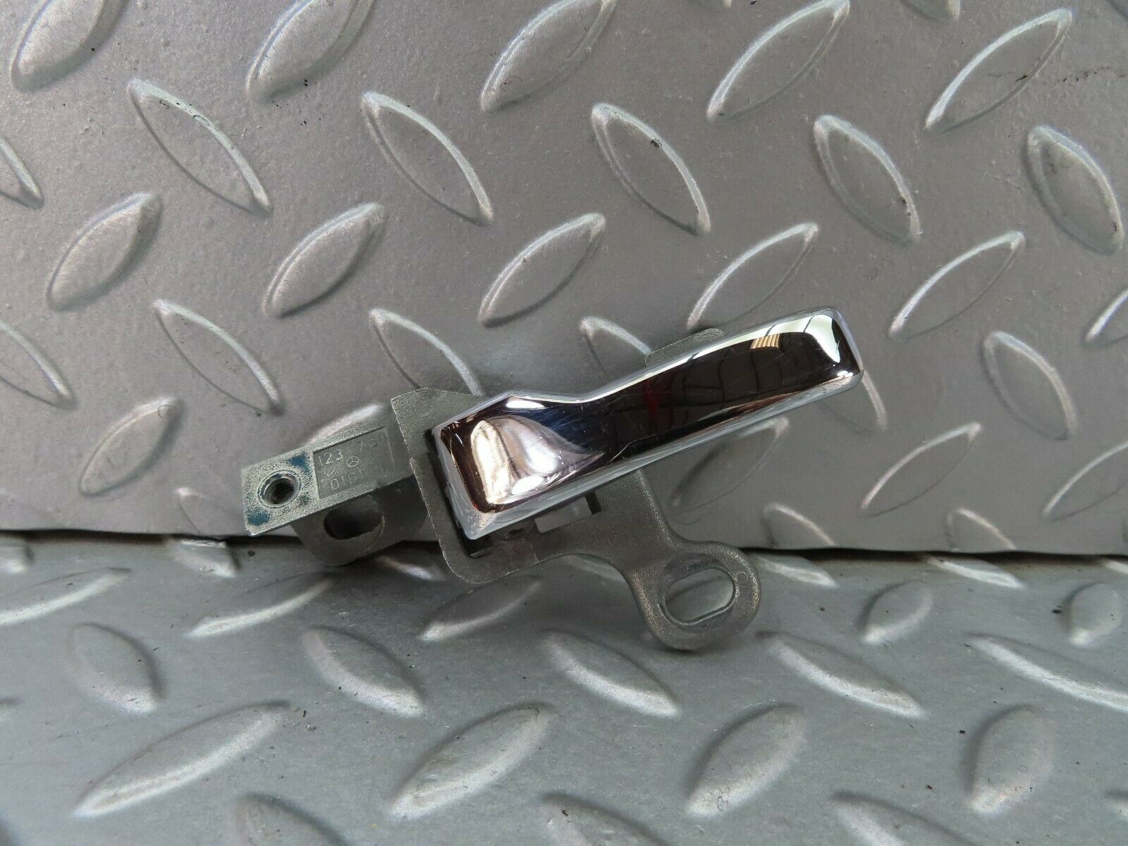 7587 Mercedes-Benz S123 230TE Wagon Left Interior Door Handle 1237600161