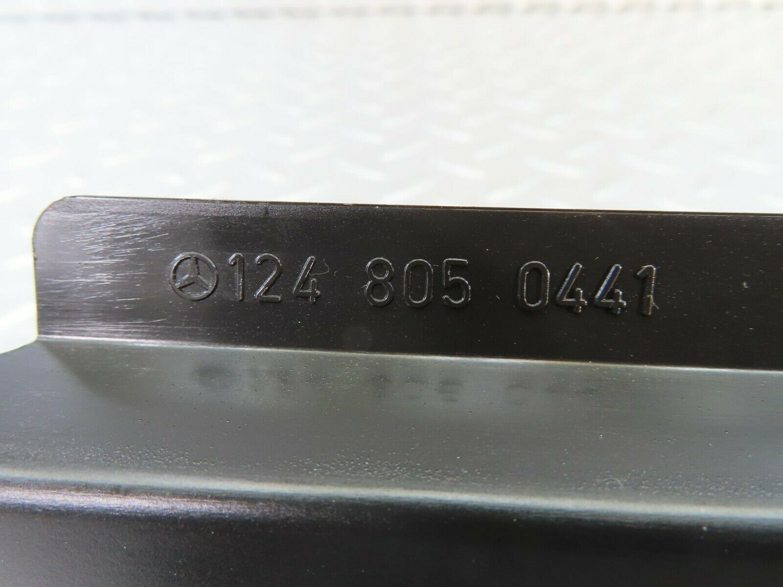 9256 Mercedes-Benz C124 300CE Coupe Trunk Lock Vacuum Actuator 1248050441