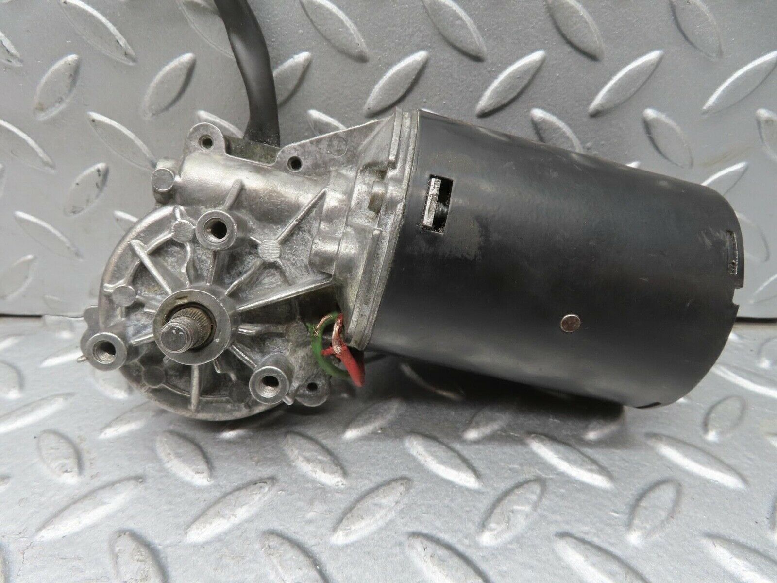 13576 Mercedes-Benz W123 200 Wiper Motor Bosch