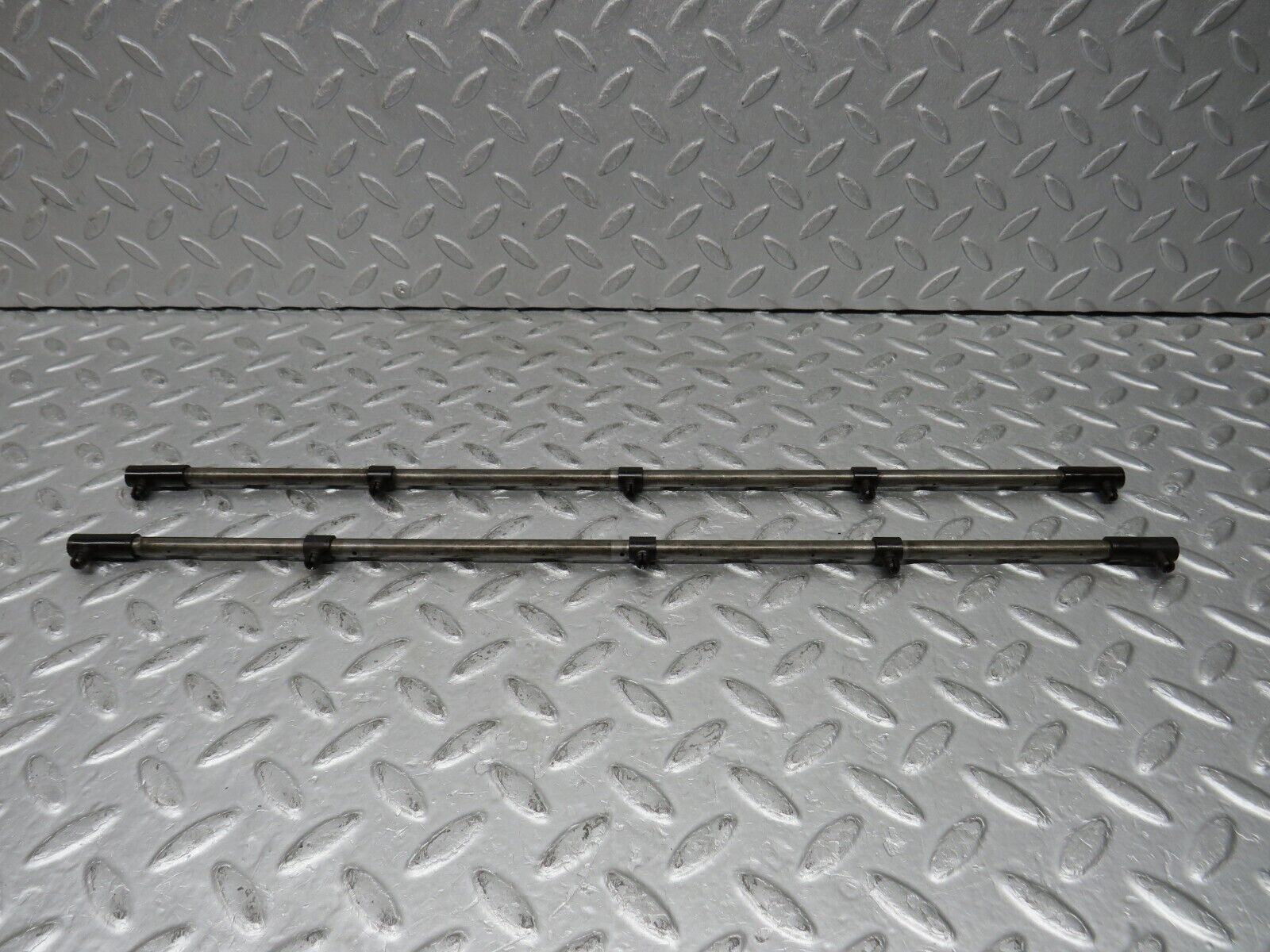 37649 Mercedes-Benz W109 300SEL Camshaft Oil Tube