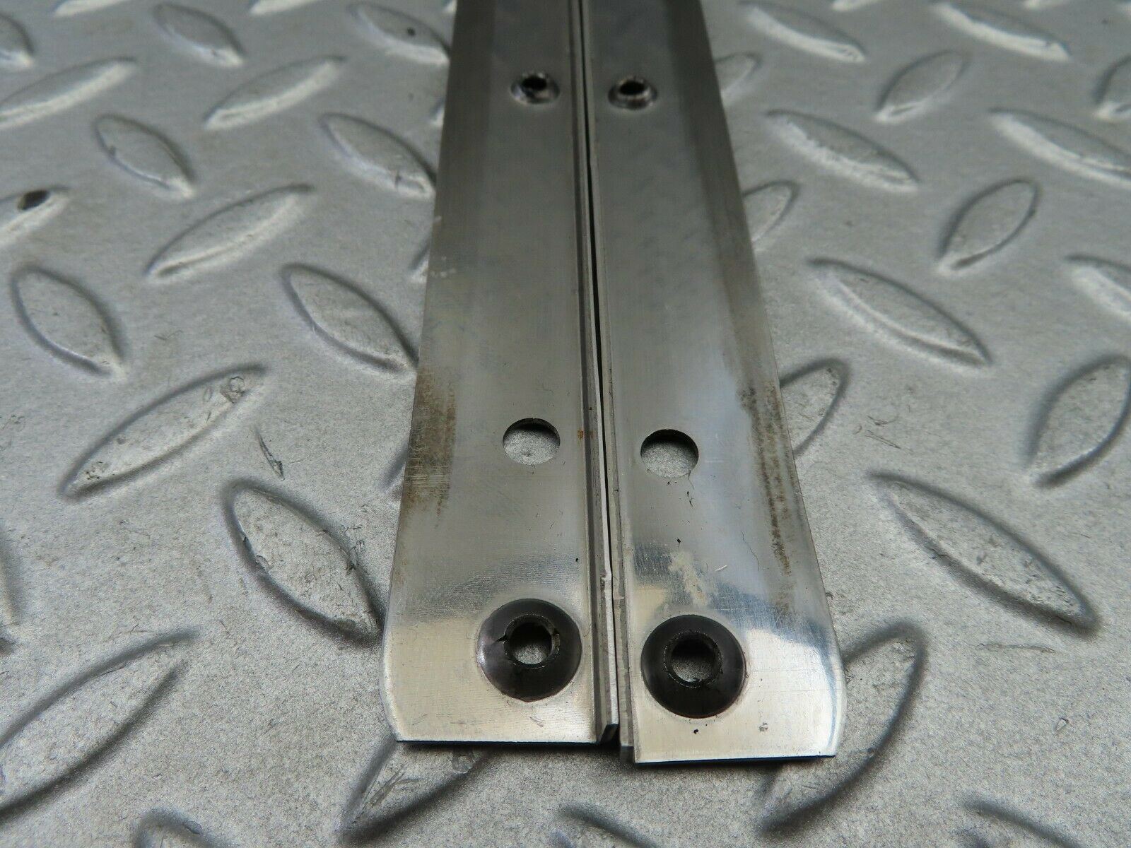 6170 Mercedes-Benz W126 380SE Sunroof Sliding Guide Rail Left And Right