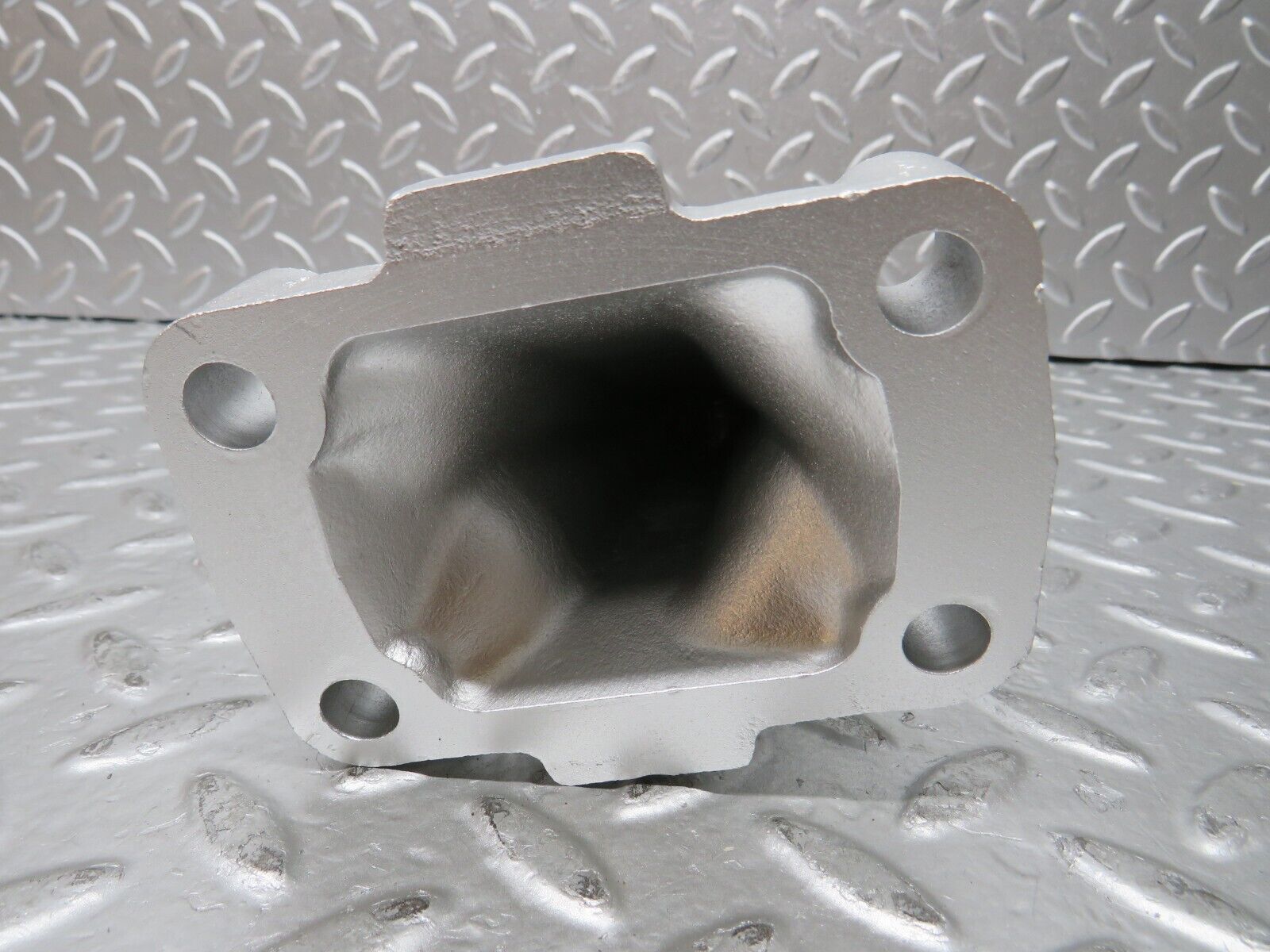 26827 Mercedes-Benz W123 240D Engine Mount Bracket Left Side 6152231304