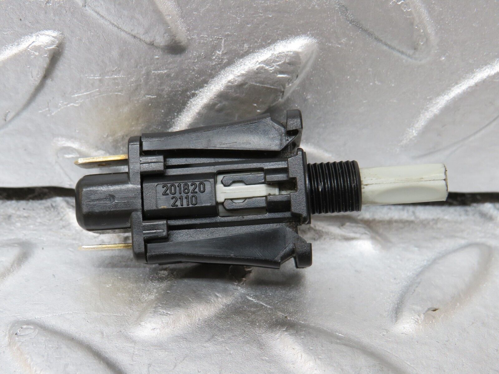 34906 Mercedes-Benz W210 320E Door Contact Switch 2018202110 2024270073