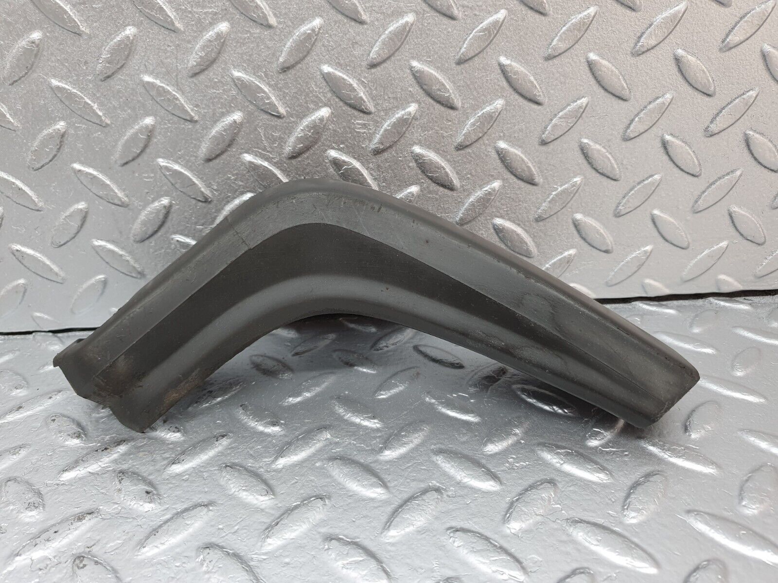 41551 Mercedes-Benz W124 200E Fender Wing Lower Moulding Trim Left Side 1248840131