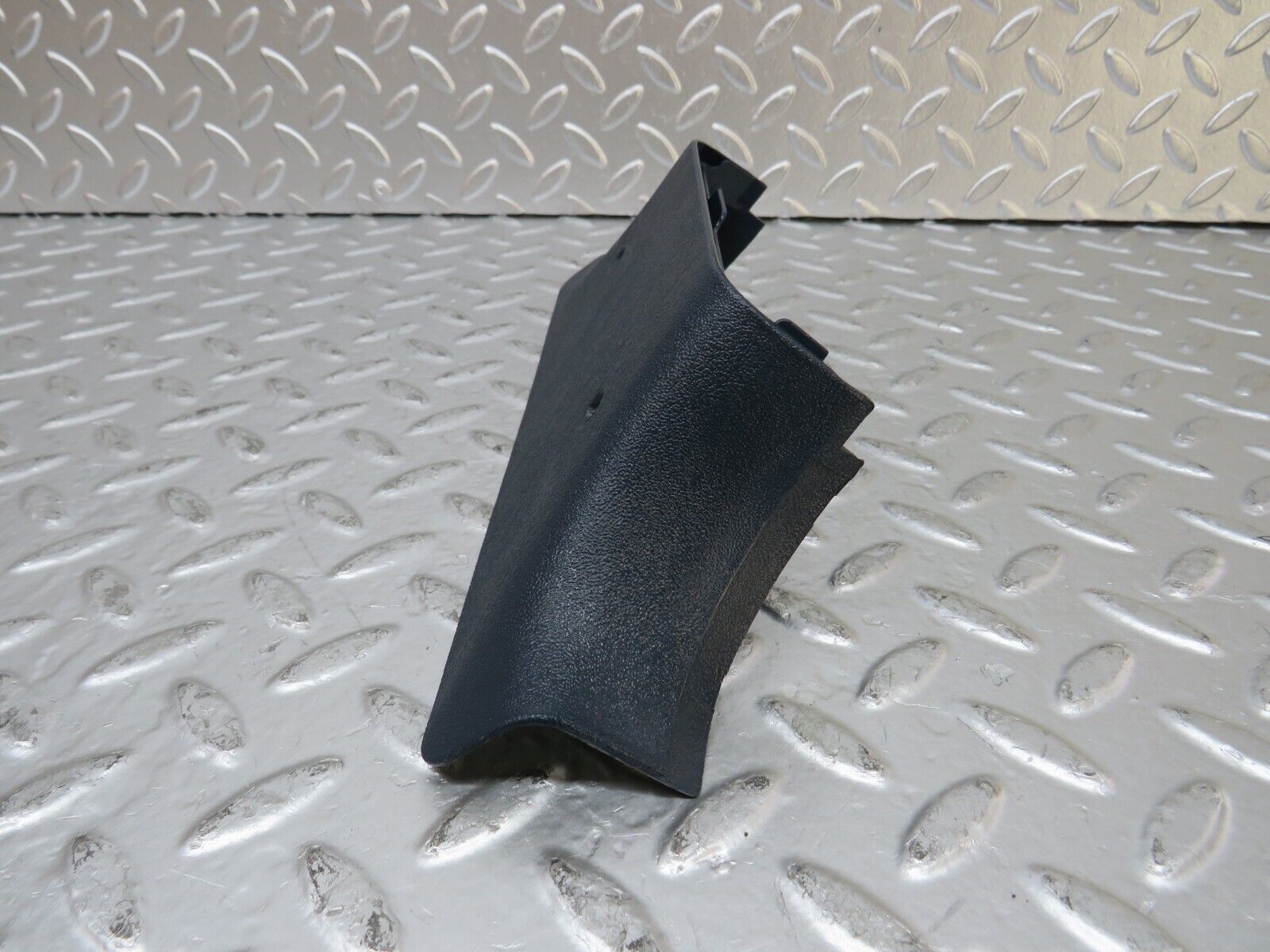 25335 Mercedes-Benz W201 190D B Pillar Bottom Cover Left Side 2016920122