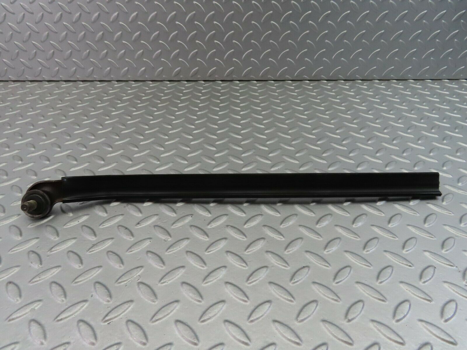 7345 Mercedes-Benz W116 450SE Seat Belt Runner Right