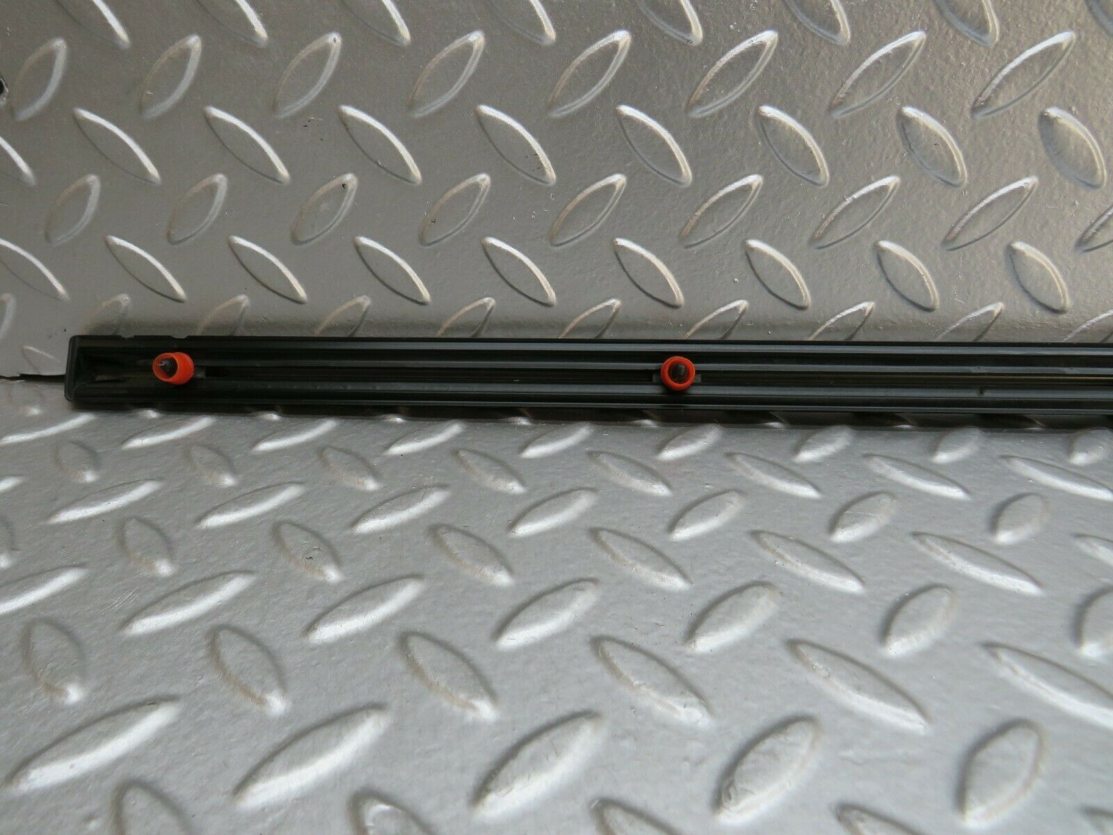 24008 Mercedes-Benz W123 280E Front Left Door Centre Moulding Trim