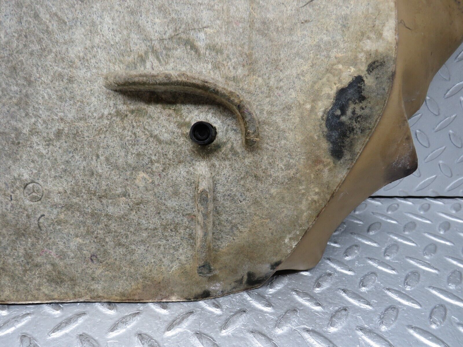 37936 Mercedes-Benz A124 320E Cabriolet Centre Console Carpet Left Side Black