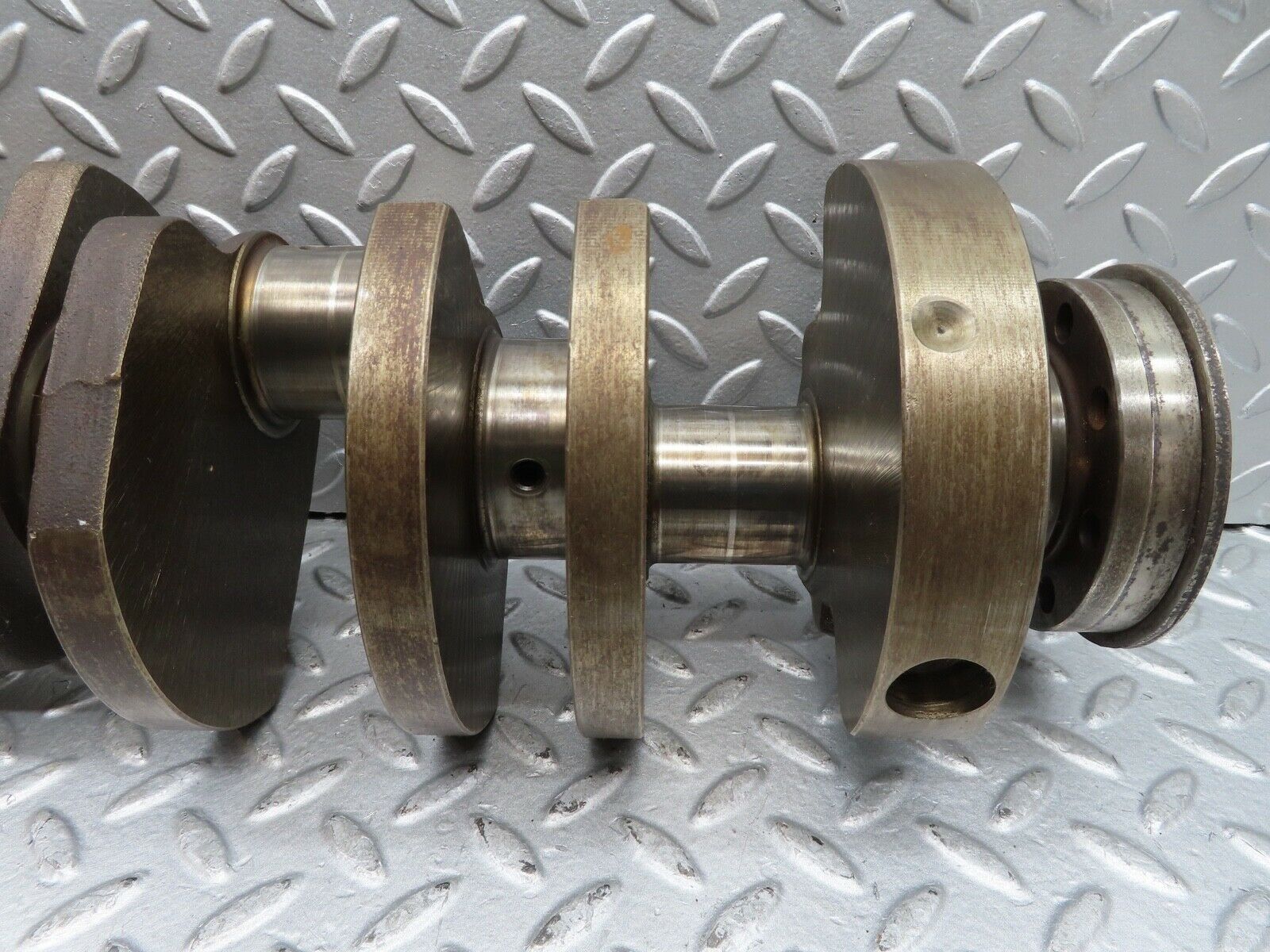 16774 Mercedes-Benz C107 380SLC Crankshaft 1160311001