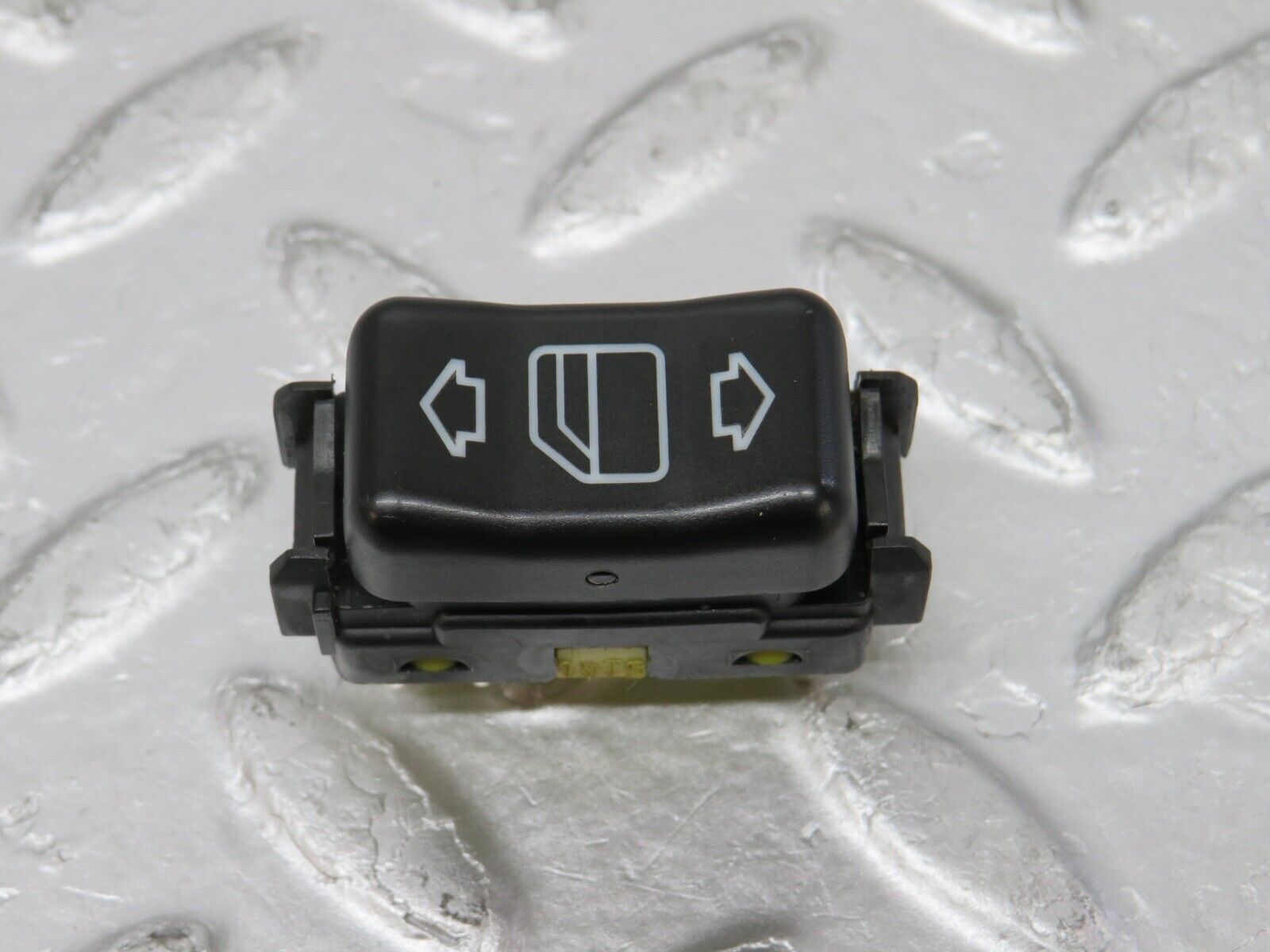 33320 Mercedes-Benz W202 C180 Electric Window Switch Left 1408212951