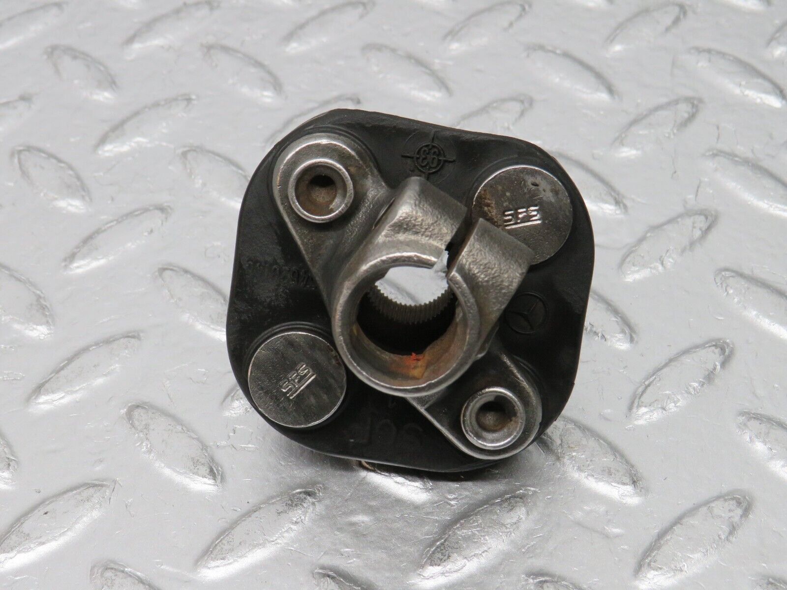 31336 Mercedes-Benz S124 220TE Steering Column Lower Shaft Connector