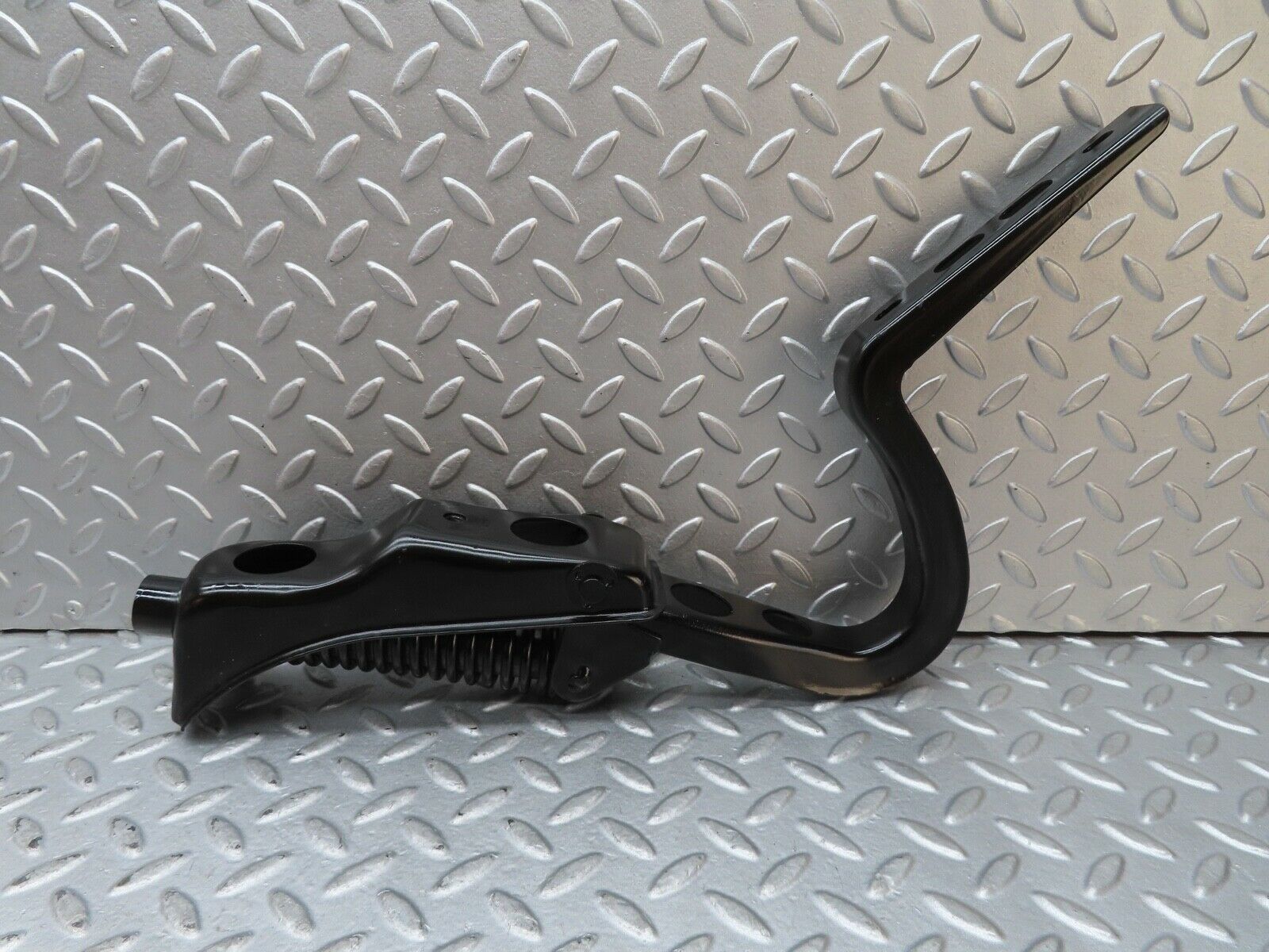 17604 Mercedes-Benz W116 450SEL Trunk Lid Hinge Right Side