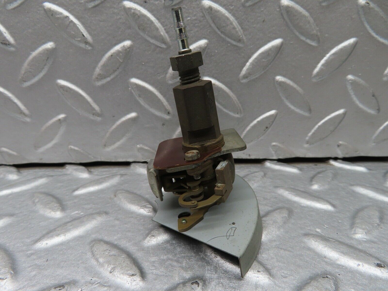 18349 Mercedes-Benz W115 Oil Pressure Gauge