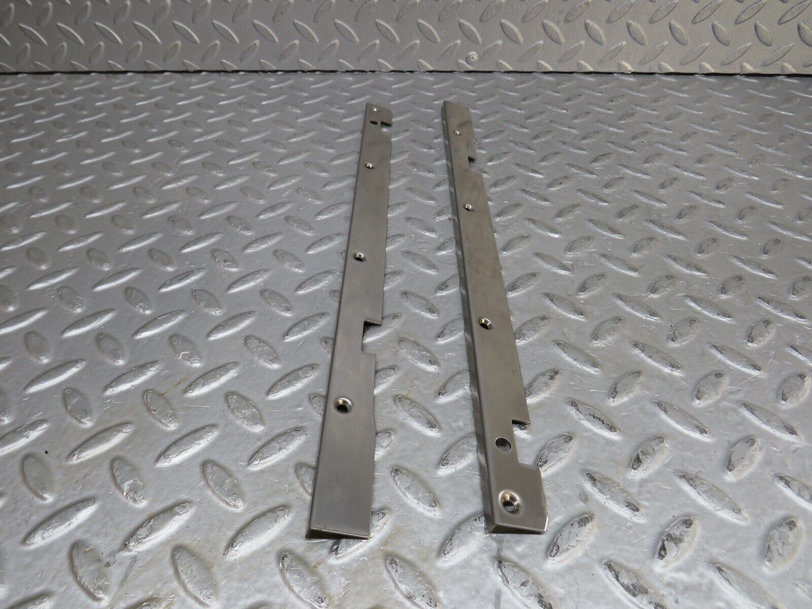 37098 Mercedes-Benz C126 420SEC Coupe Sunroof Chrome Trim