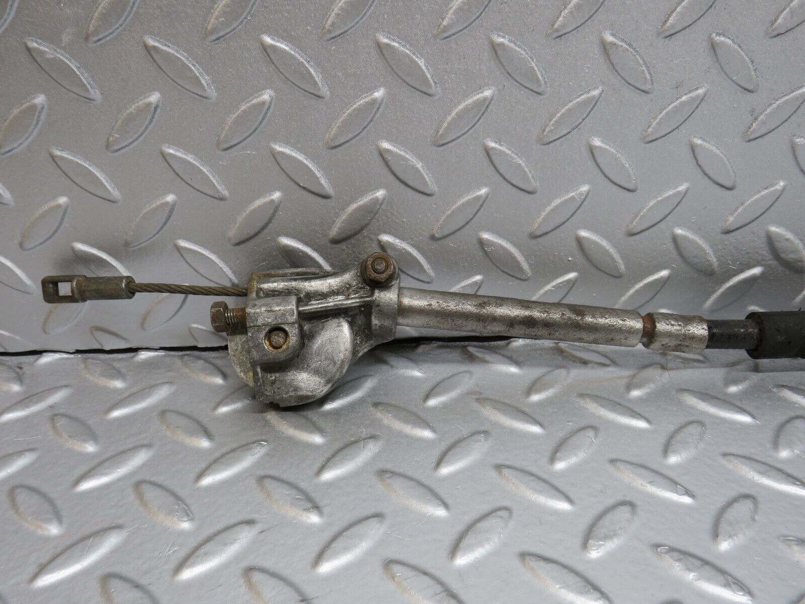 40454 Mercedes-Benz W110 230 Handbrake Cable Handbrake Pulley 1104200790