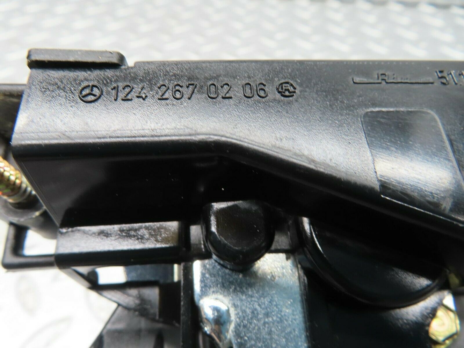 16287 Mercedes-Benz W124 260E Gear Shift Selector 1242670206