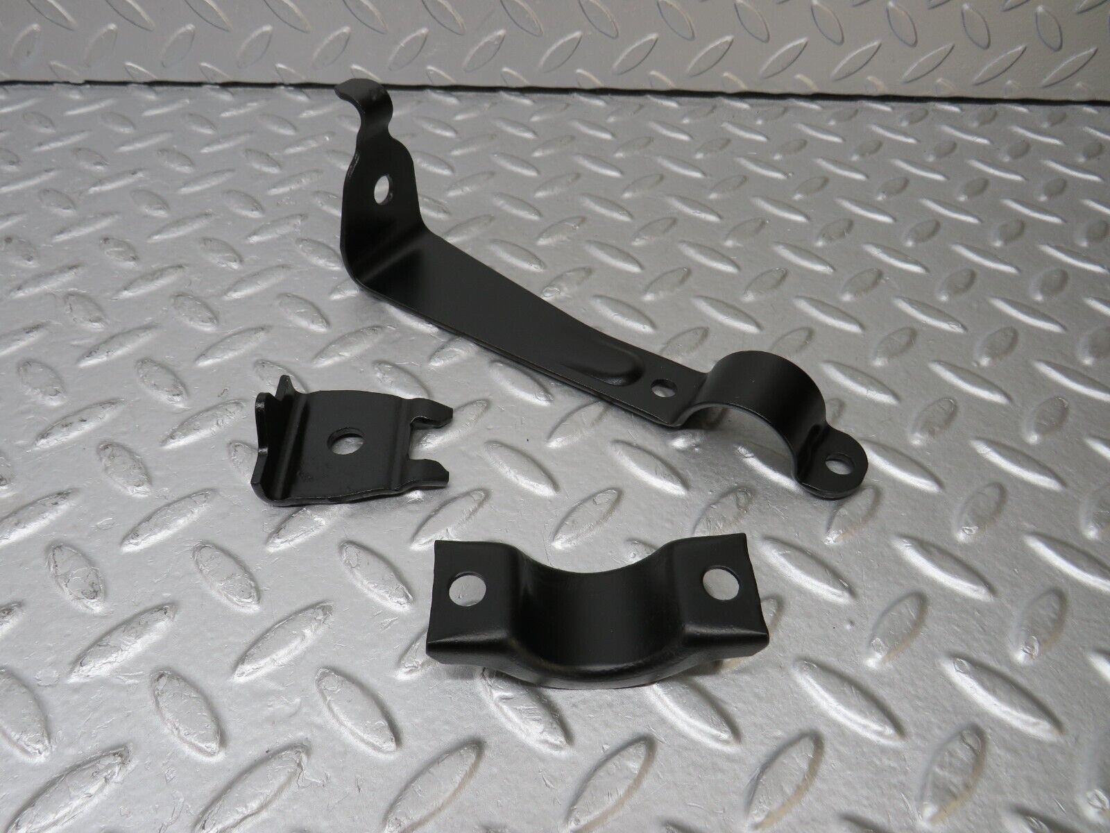 36782 Mercedes-Benz W201 190E 2.0L Front Axle Bracket