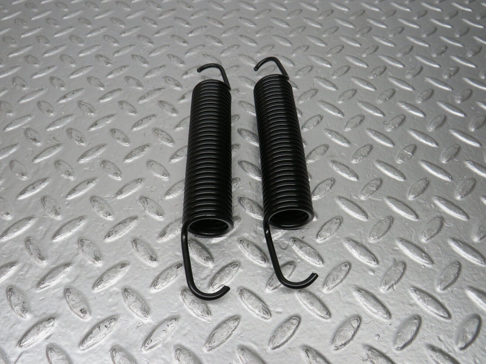 31117 Mercedes-Benz W123 200D Trunk Hinge Spring Pair