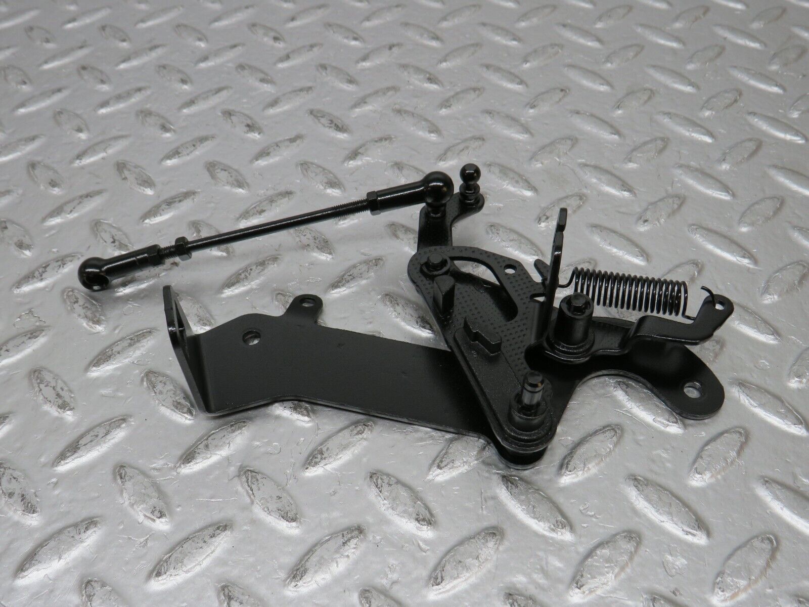 31534 Mercedes-Benz S124 220TE Wagon Throttle Linkage