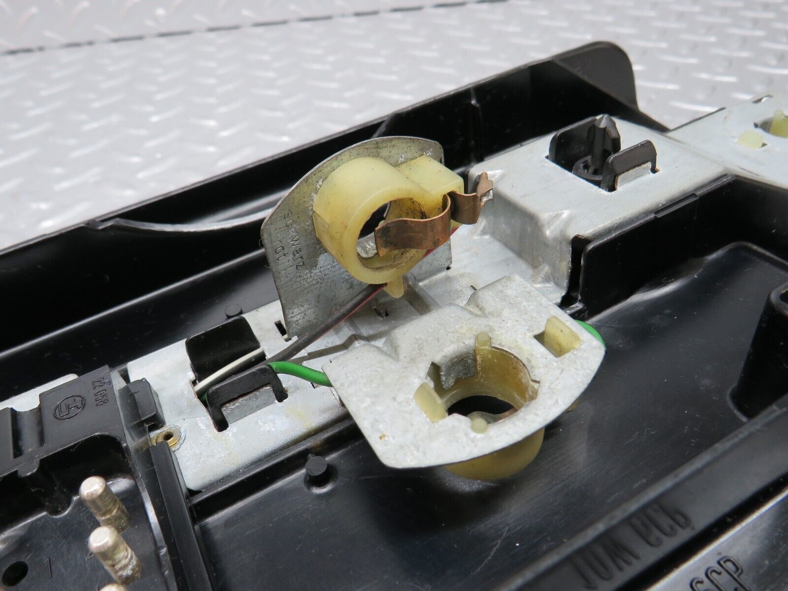 34282 Mercedes-Benz C126 380SEC Coupe Tail Light Bulb Holder Right 1268201064