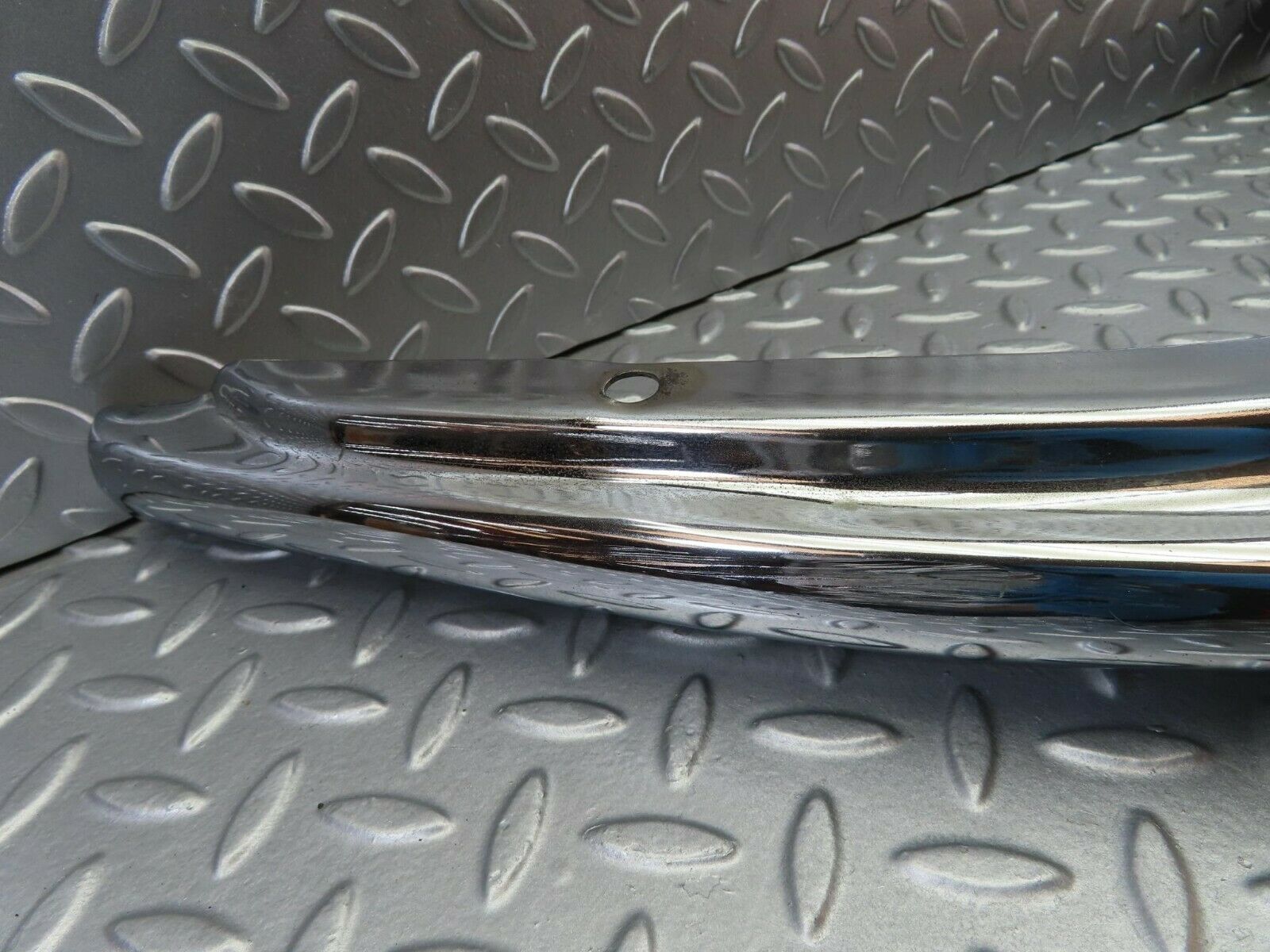 10609 Mercedes-Benz W108 Front Left Upper Bumper Corner