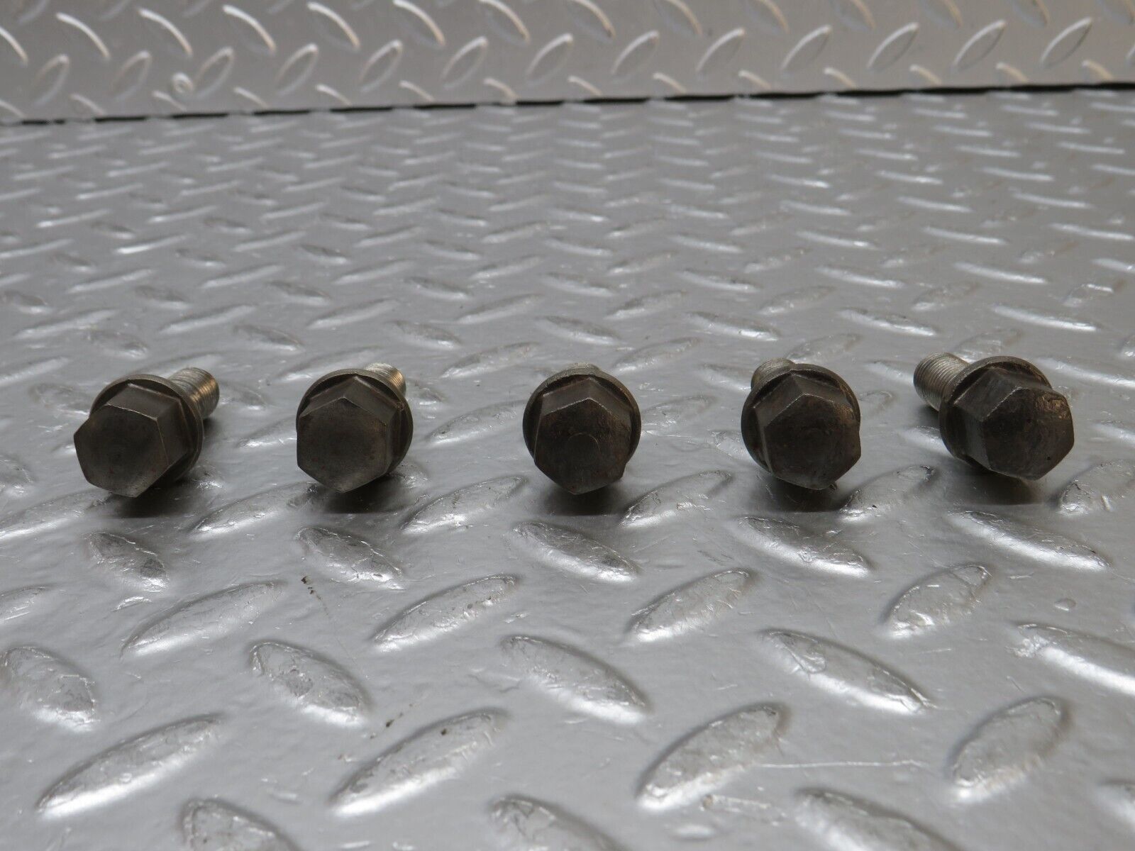 32233 Mercedes-Benz 5x Alloy Wheel Lug Bolt M12x1.5