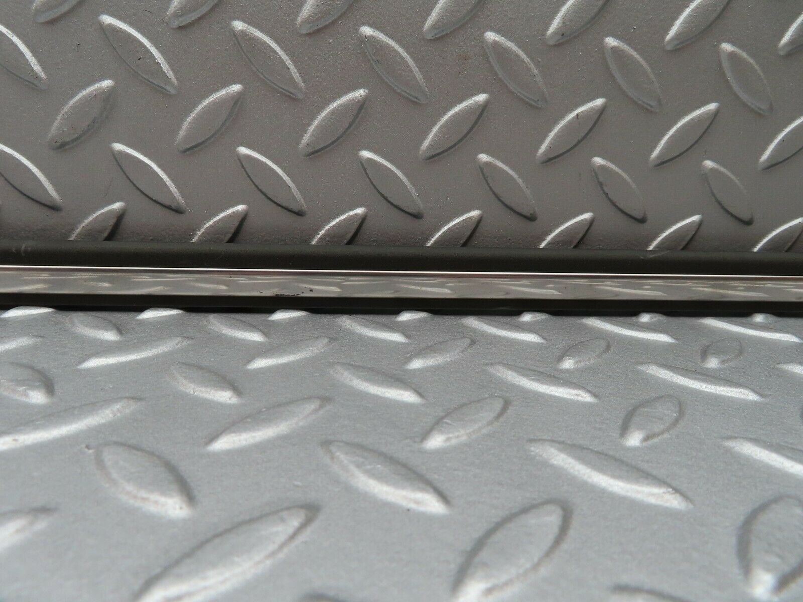 3692 Mercedes-Benz S123 200T Wagon Centre Door Chrome Trim Rear Left