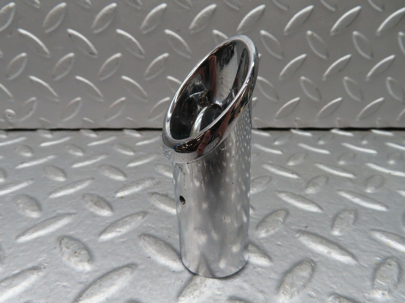 18235 Mercedes-Benz W111 220SE Coupe Dashboard Chrome Air Vent