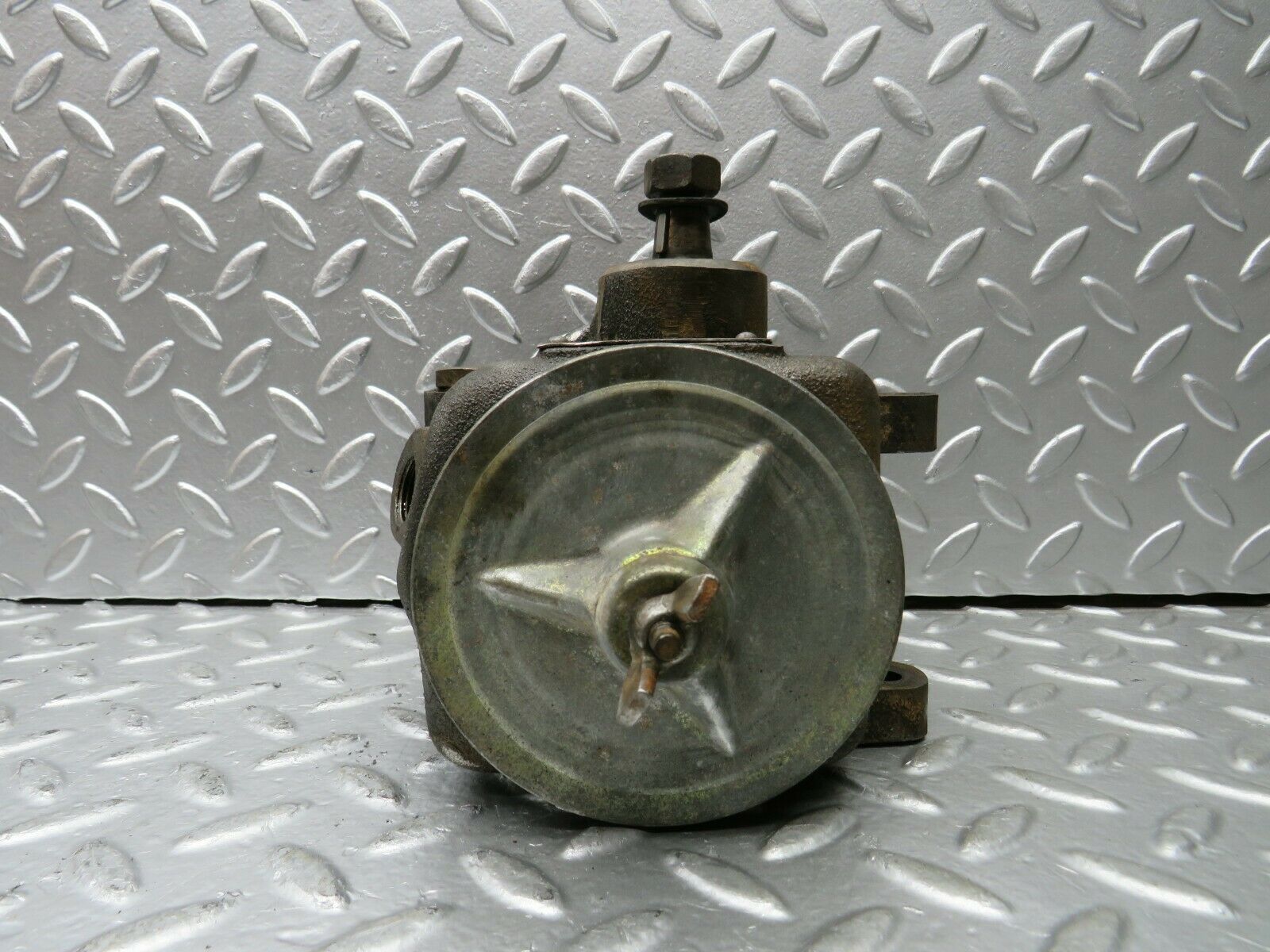 22885 Mercedes-Benz C107 450SLC Coupe Power Steering Pump 1164601780