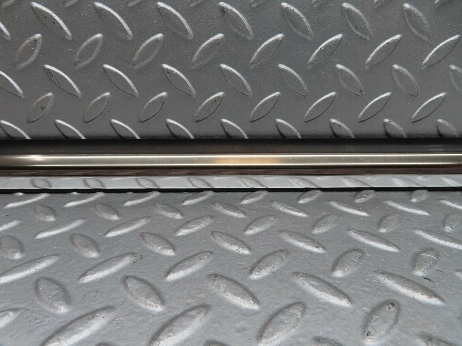 15192 Mercedes-Benz W140 S320 Front Right Door Chrome Moulding Trim