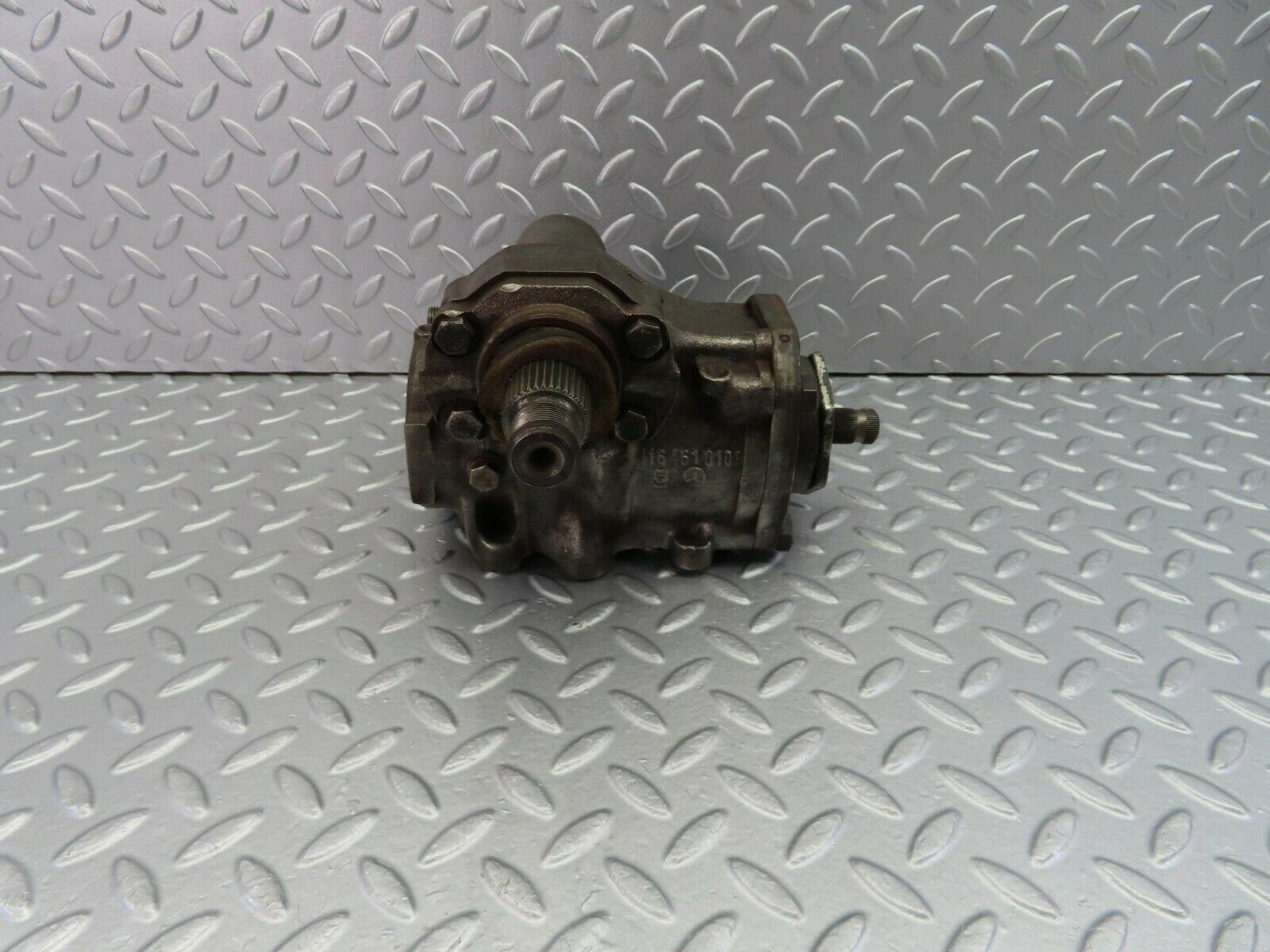 9787 Mercedes-Benz C123 280CE Coupe Steering Box 1164610101