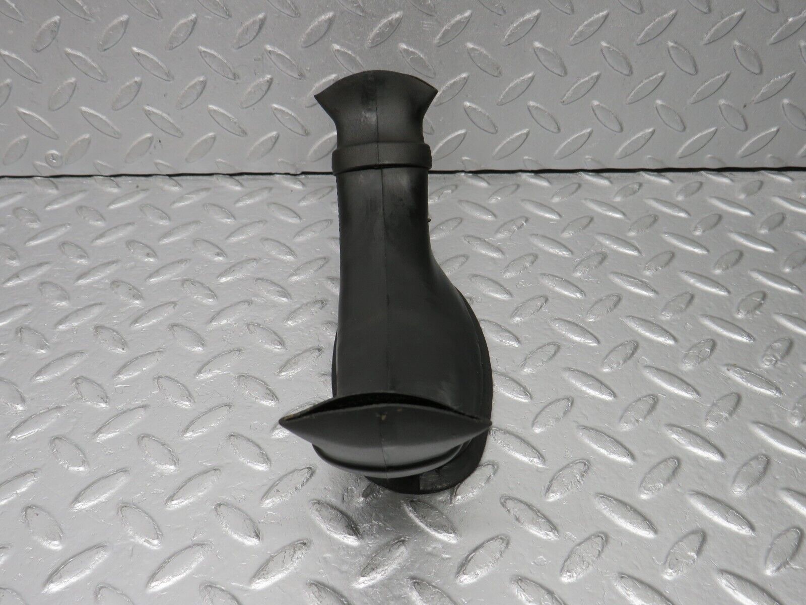 38790 Mercedes-Benz W201 190E 2.6L Heater Water Drain 2018320025