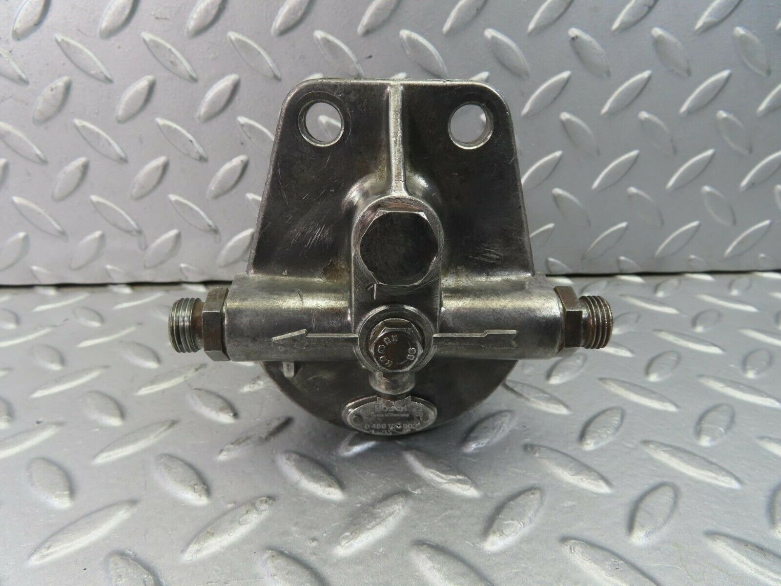 8916 Mercedes-Benz W108 Fuel Filter Housing Bosch 0450108003