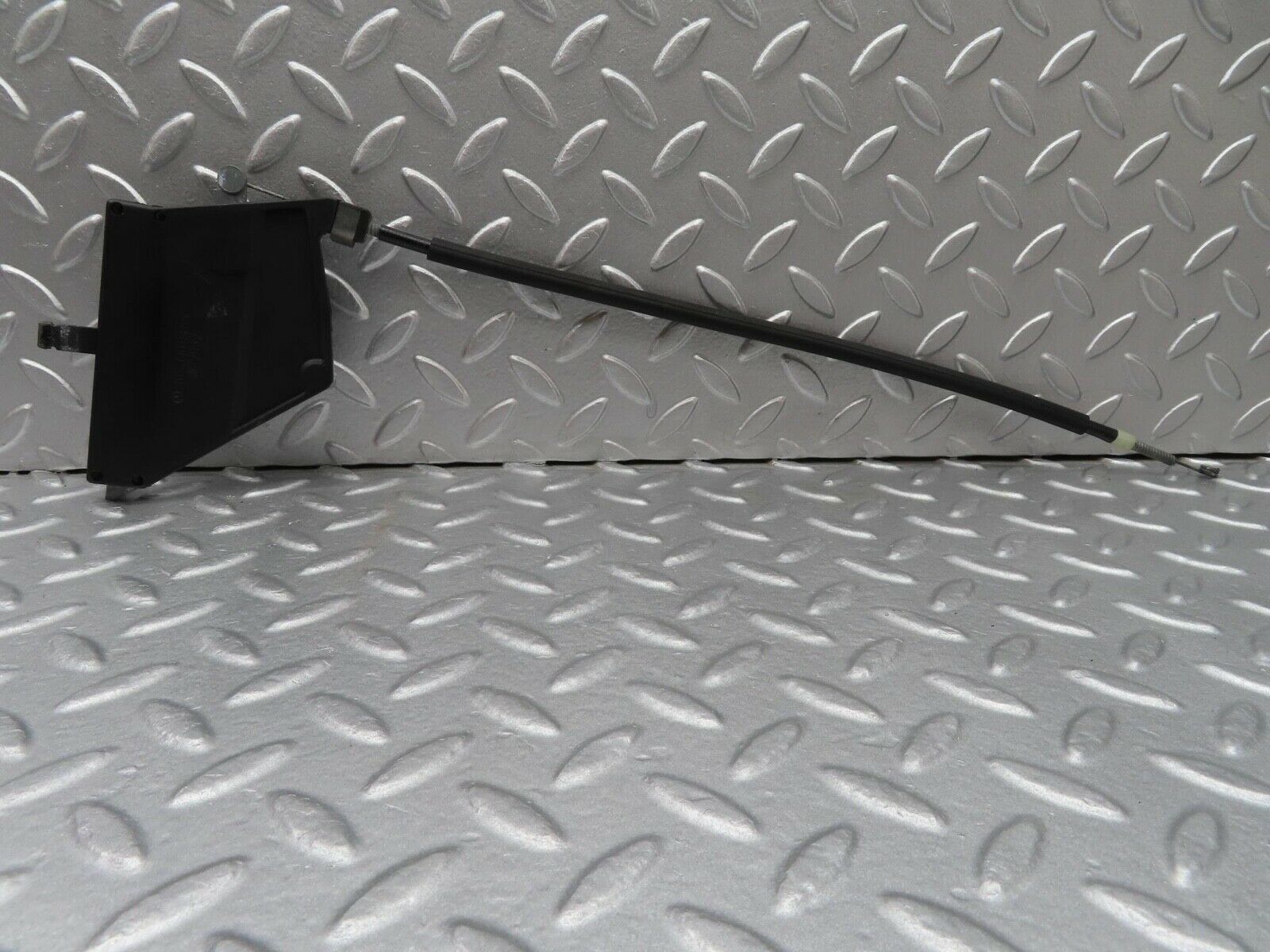 13998 Mercedes-Benz C107 280SLC Air Vent Control Lever Right 1078300485