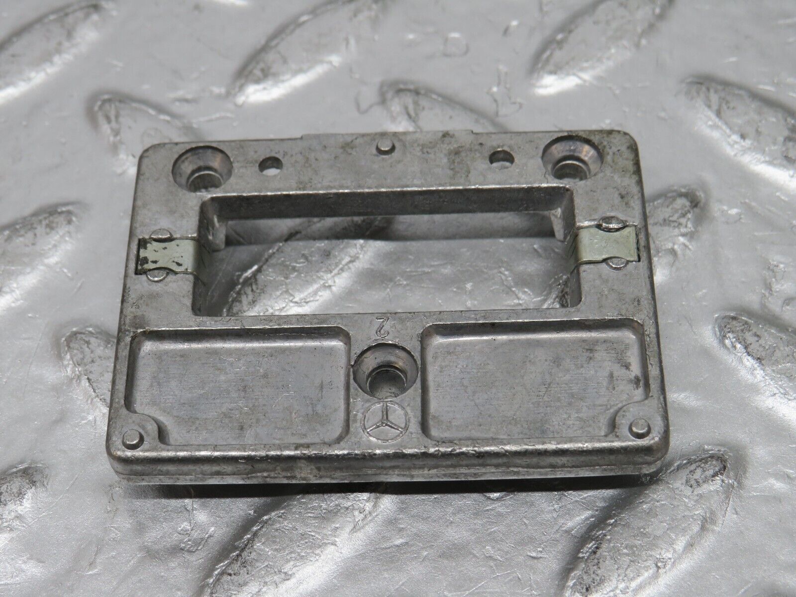 32480 Mercedes-Benz S124 300TE Wagon Rear View Mirror Bracket